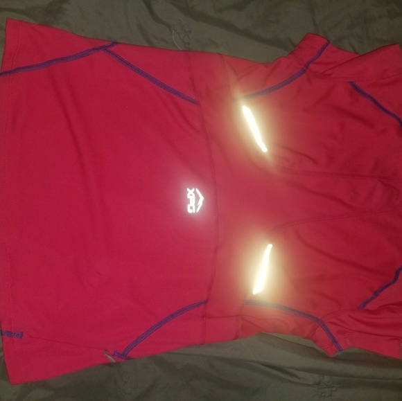 Reflective workout attire - Picture 4 of 4